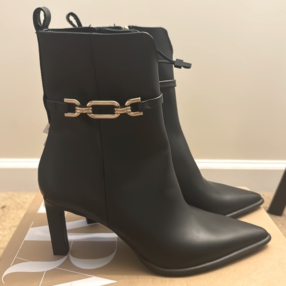 Zara NWT Genuine Leather Ankle boots with Gold chain link. - Picture 3 of 9